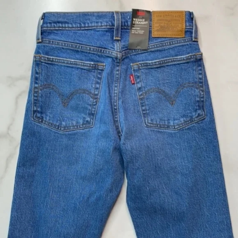 Levi's Wedgie Crop Straight Leg Jeans Distressed Jive Tone - Picture 6 of 7